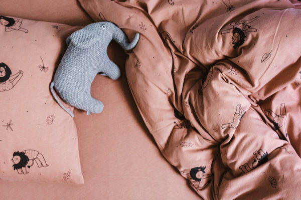 סט מצעים למיטת תינוק / מעבר - האריה היוגי בצבע טרקוטה